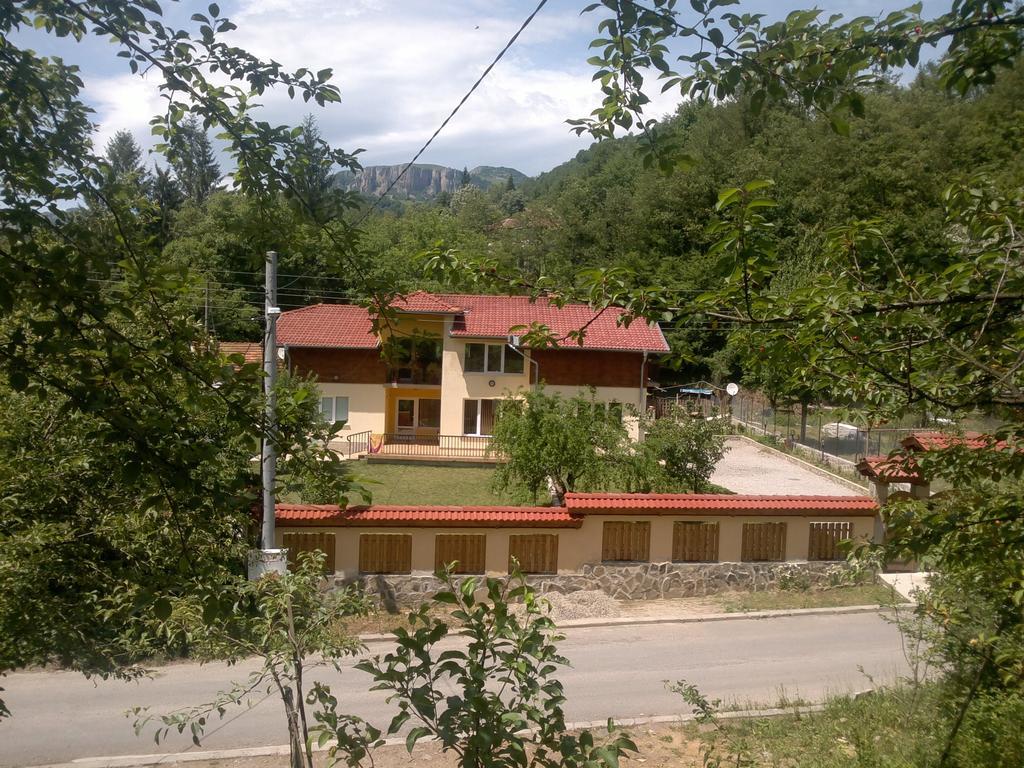 Villa Nanevi Тетевен Экстерьер фото